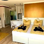 Tiffany's Ferienapartments Sind Alles, Ausser... Gewoehnlich!!! Timmendorfer Strand